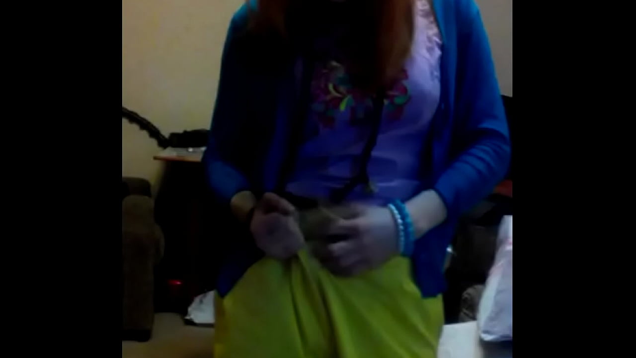 Video s masturbáciou zblízka od červenovlasej Light Fairy