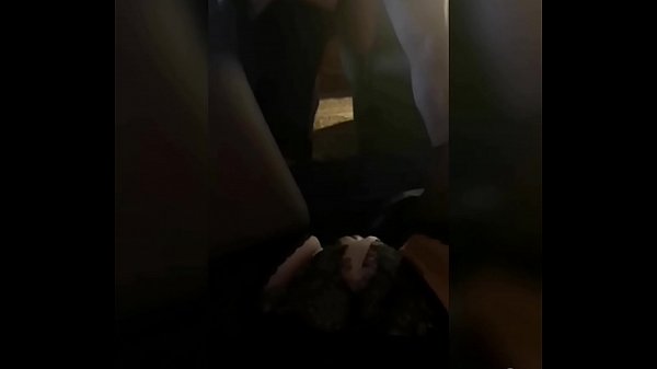 Horúce MJM. Manžel šuká priateľku pred očami svojej ženy. Manželkina kundička je vlhká, jej špinavé fantázie len mútia myseľ